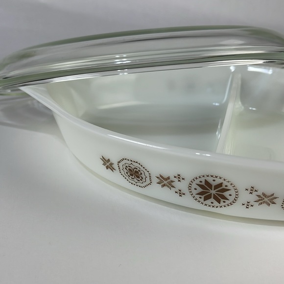 PYREX 1 1/2 Quart Divided Bake Dish “Brown Town and Country Quilt - Picture 3 of 12